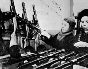 Подвигът на родния фронт по време на Великата отечествена война и трудното бреме на жените