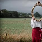 Viery a znaky o zrkadlách